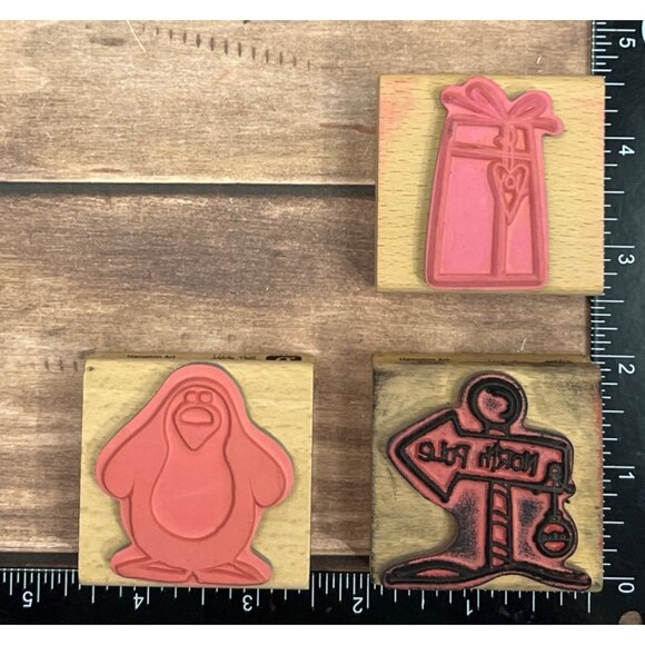 STUDIO G LOT OF 3 HOLIDAY THEMED RUBBER STAMPS BY KATIE HALL PENGUIN NORTH POLE - Picture 6 of 6